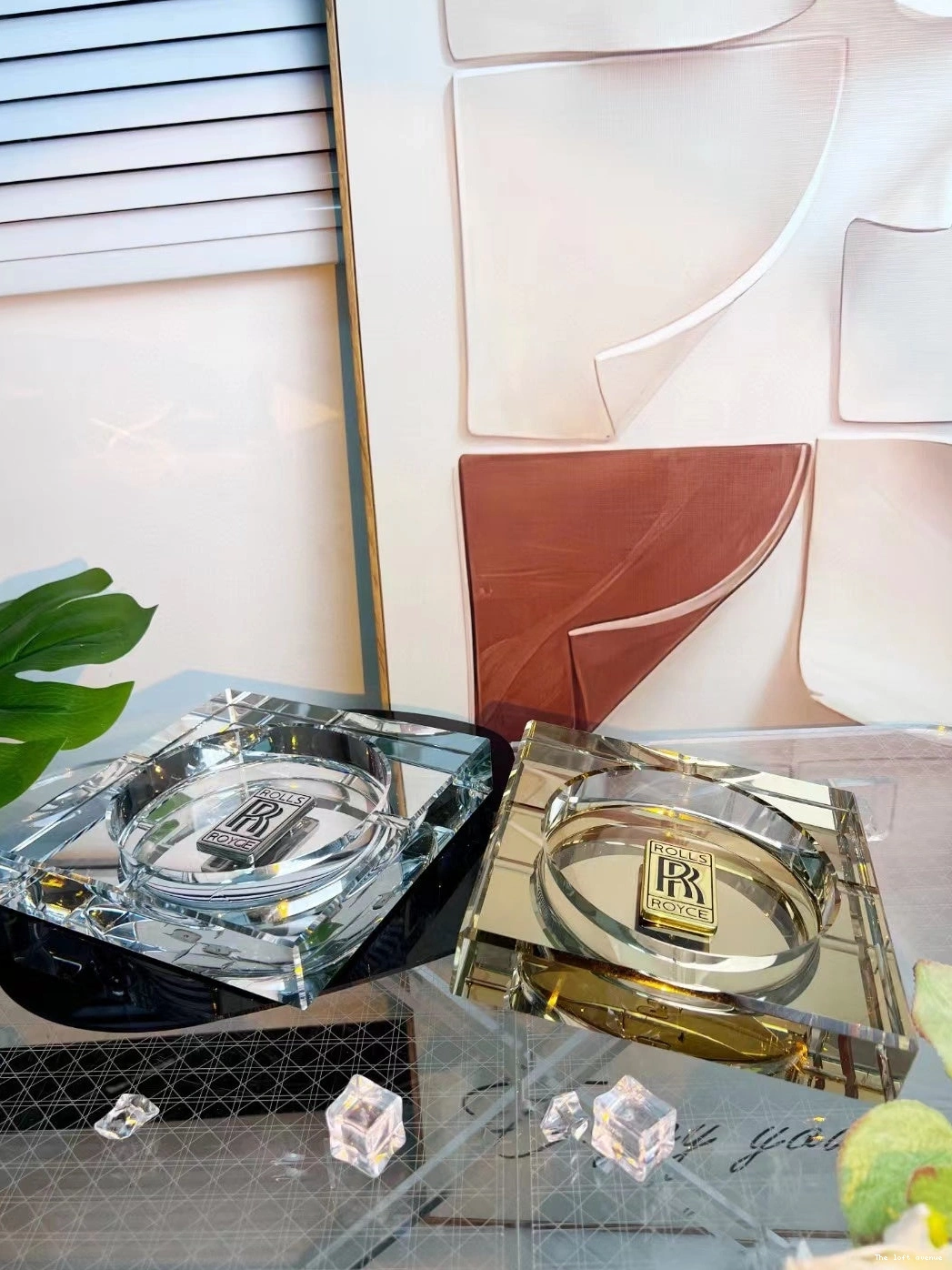 ROYCE SQUARE ASHTRAY ROLLS 0729